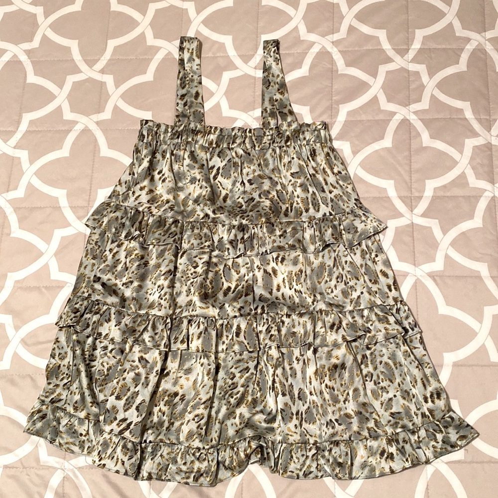 Beautiful above the knee dress. Brand: glam. Size: M